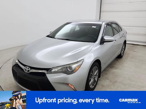Silver 2015 Toyota Camry SE
