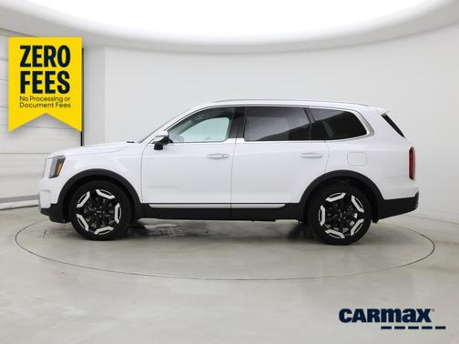 White 2025 Kia Telluride S