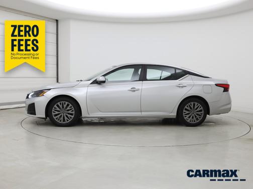 Silver 2024 Nissan Altima SV