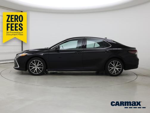 Black 2022 Toyota Camry Hybrid XLE