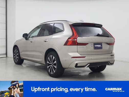 Pearl 2023 Volvo XC60 B5 Plus Dark Theme