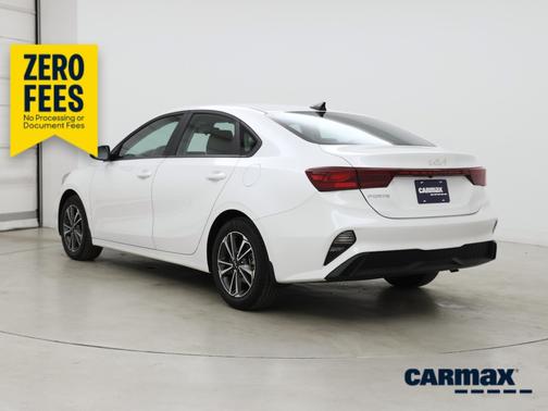 White 2023 Kia Forte LXS