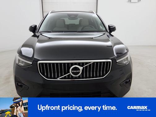 2023 Volvo XC40 B5 Ultimate Bright Theme