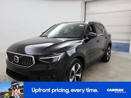 2023 Volvo XC40 B5 Plus Bright Theme