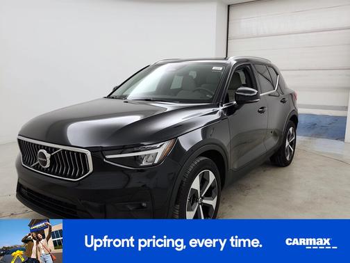 2023 Volvo XC40 B5 Ultimate Bright Theme