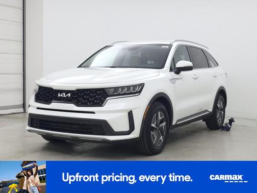 White 2022 Kia Sorento Hybrid S