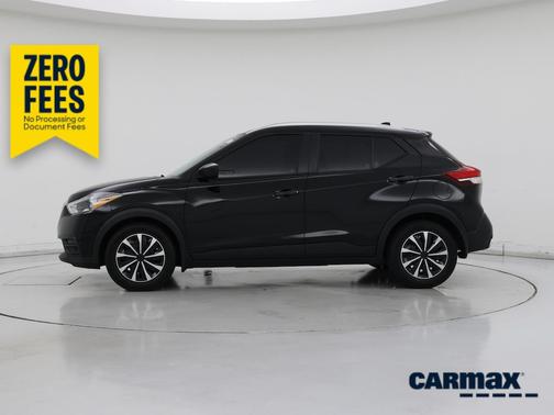 Black 2018 Nissan Kicks SV