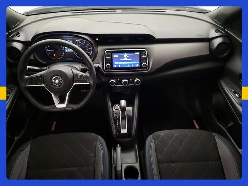 Black 2018 Nissan Kicks SV