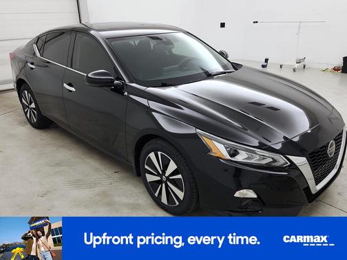 Black 2020 Nissan Altima SV