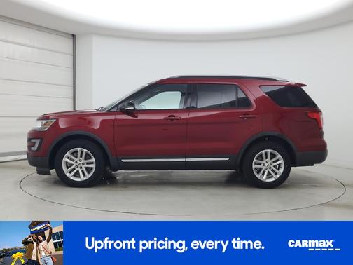 Red 2017 Ford Explorer XLT