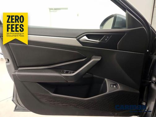 Gray 2019 Volkswagen Jetta SE