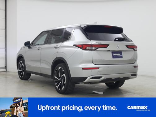 Silver 2023 Mitsubishi Outlander SE