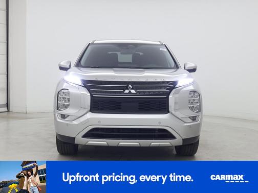 Silver 2023 Mitsubishi Outlander SE