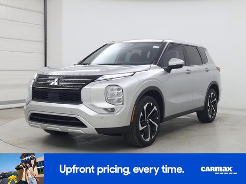 Silver 2023 Mitsubishi Outlander SE