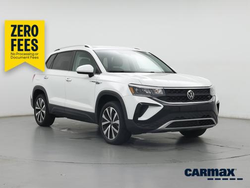 White 2022 Volkswagen Taos SE
