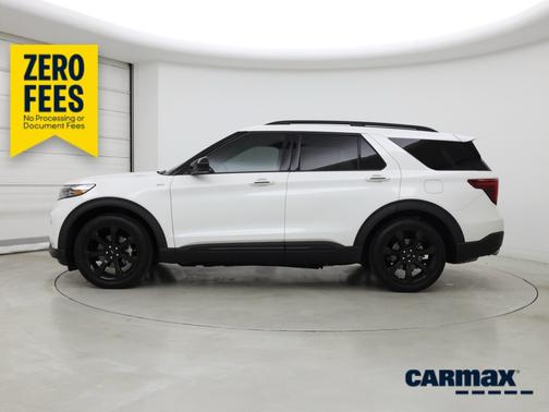 White 2024 Ford Explorer ST-Line