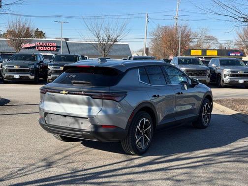 2026 Chevrolet Equinox EV LT 2