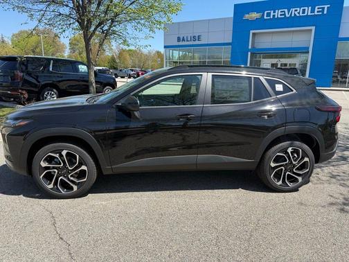 Mosaic Black Metallic 2026 Chevrolet Trax 2RS