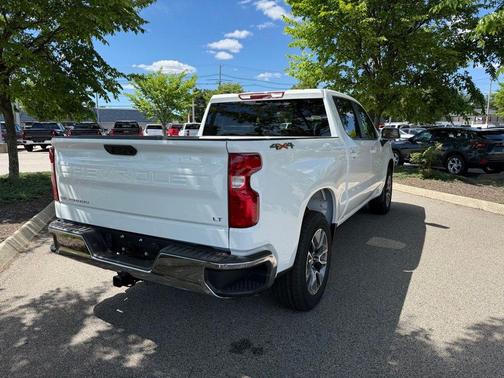 Summit White 2026 Chevrolet Silverado 1500 LT