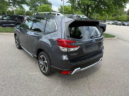 Magnetite Gray Metallic 2022 Subaru Forester Touring