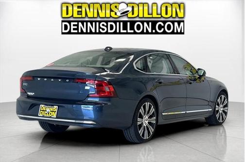2024 Volvo S90 Recharge Plug-In Hybrid T8 Ultimate