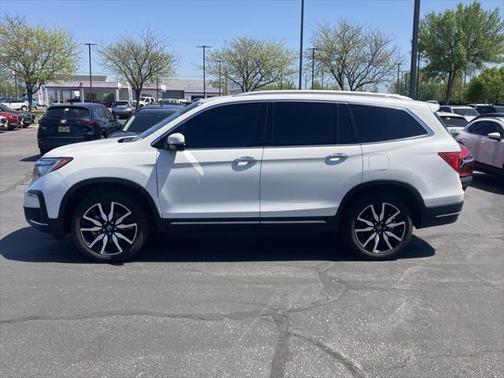 2022 Honda Pilot Touring 8-Passenger