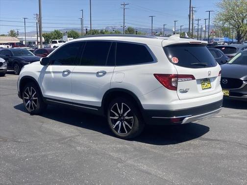 2022 Honda Pilot Touring 8-Passenger