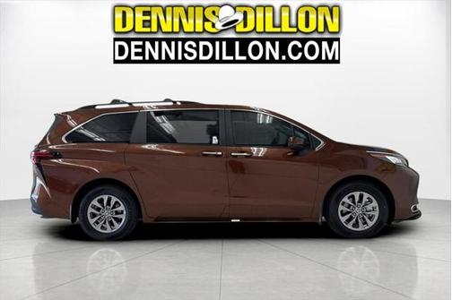 2022 Toyota Sienna XLE 7 Passenger