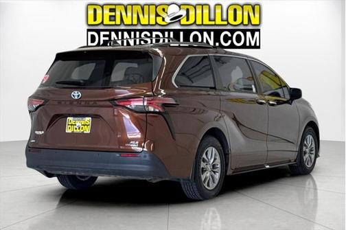 2022 Toyota Sienna XLE 7 Passenger