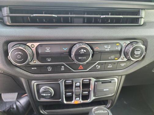 2025 Jeep Gladiator Sport S