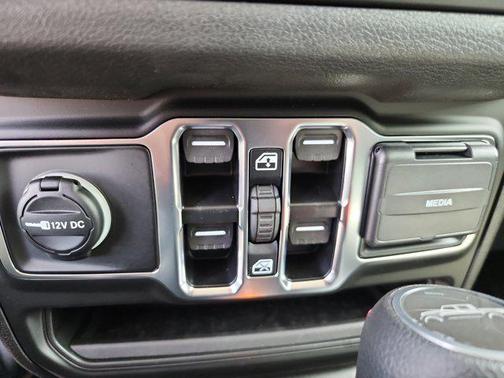 2025 Jeep Gladiator Sport S