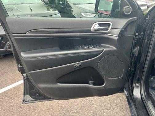 Diamond Black Crystal Pearlcoat 2020 Jeep Grand Cherokee Limited