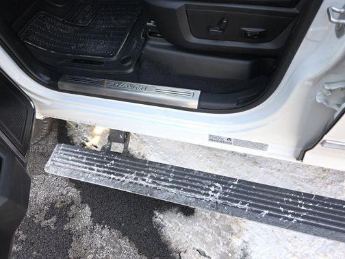 2022 RAM 3500 Limited Crew Cab 4x4 8' Box