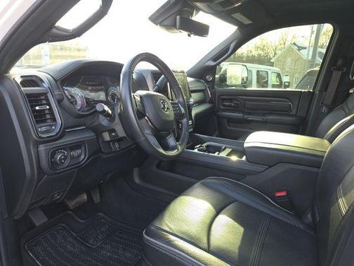 2022 RAM 3500 Limited Crew Cab 4x4 8' Box