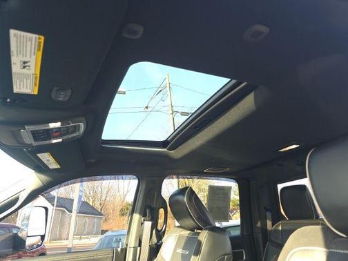 2021 RAM 3500 Laramie Crew Cab 4x4 8' Box