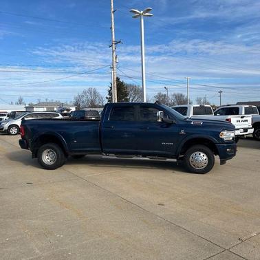2021 RAM 3500 Laramie Crew Cab 4x4 8' Box