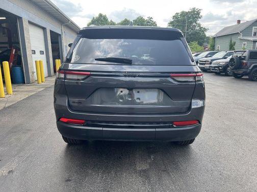 2024 Jeep Grand Cherokee Altitude