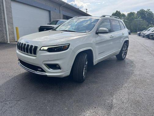 2019 Jeep Cherokee Overland