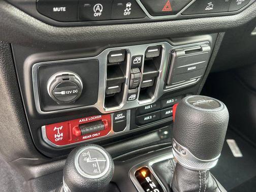 2025 Jeep Gladiator Willys