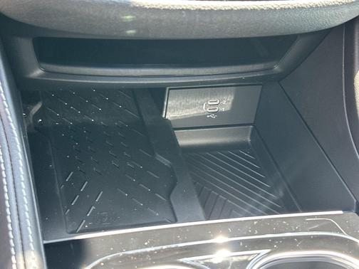 Diamond Black Crystal Pearlcoat 2027 Chrysler Pacifica Limited