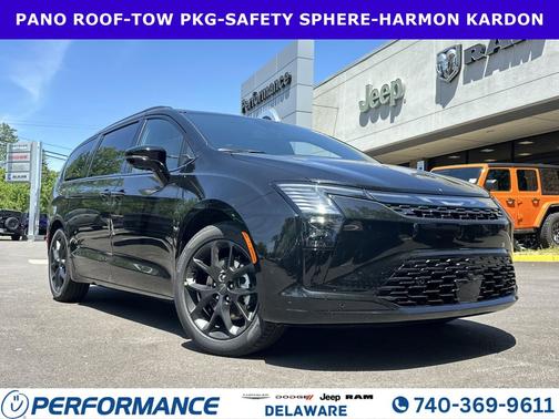 Diamond Black Crystal Pearlcoat 2027 Chrysler Pacifica Limited