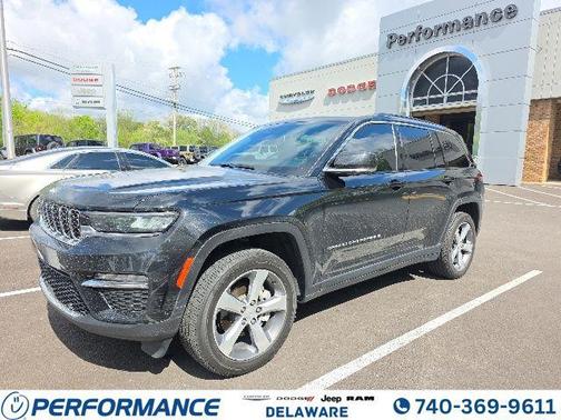 Diamond Black Crystal Pearlcoat 2025 Jeep Grand Cherokee Limited