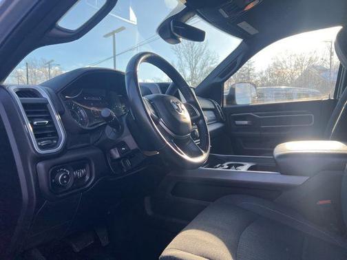 2020 RAM 2500 Big Horn Crew Cab 4X4 6'4' Box