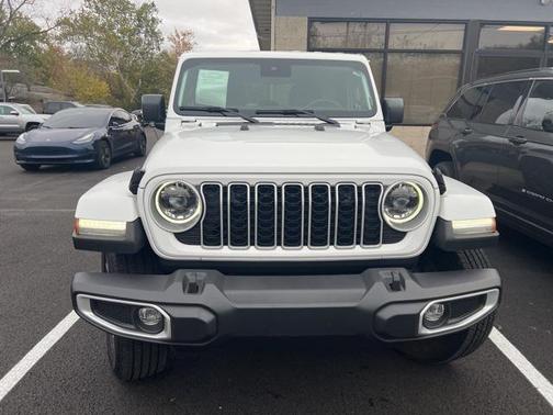 2024 Jeep Wrangler 4-Door Sahara 4x4
