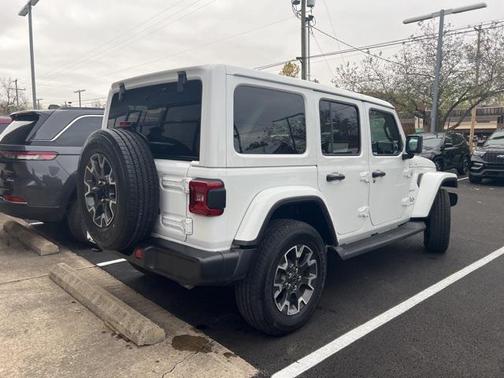 2024 Jeep Wrangler 4-Door Sahara 4x4
