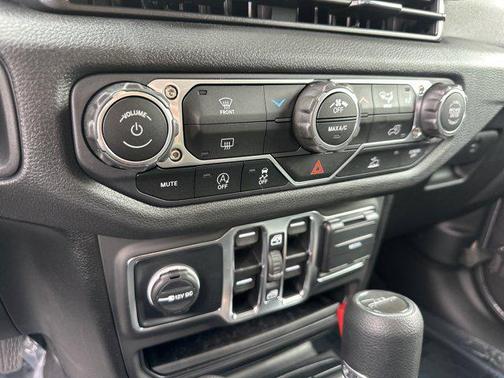 2025 Jeep Gladiator Sport S