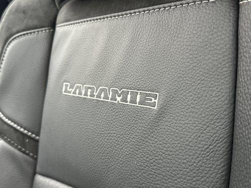 2026 RAM 3500 Laramie Crew Cab 4x4 8' Box