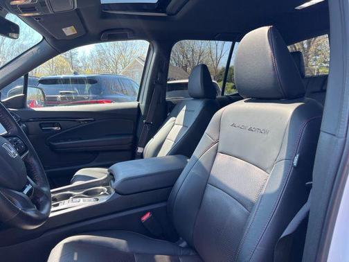 2025 Honda Ridgeline Black