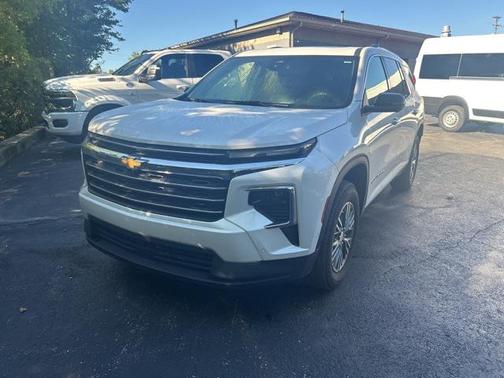 2024 Chevrolet Traverse LT