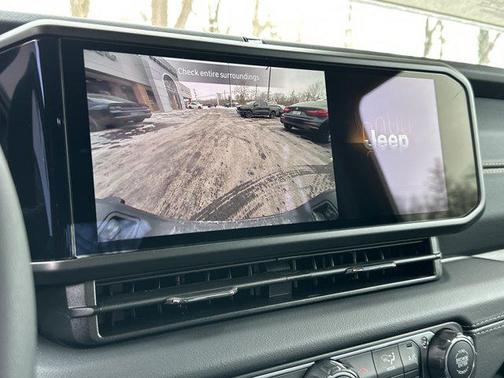 2026 Jeep Gladiator Sahara 4x4